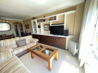 3 Bedroom Top Floor Apartment in Estepona - Image 3