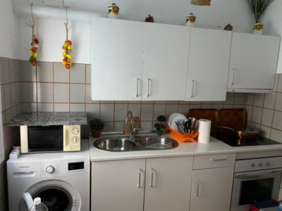 2 Bedroom Middle Floor Apartment in Estepona - Image 3