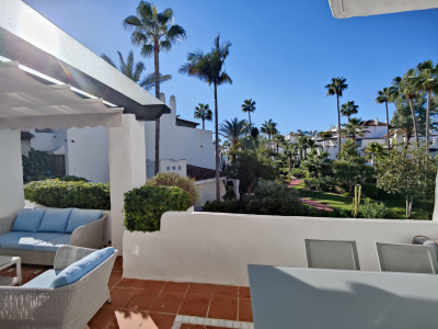 3 Bedroom Middle Floor Apartment in Puerto Banús - Image 3
