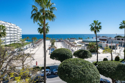 3 Bedroom Middle Floor Apartment in Marbella - Image 1