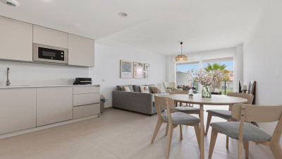 2 Bedroom Middle Floor Apartment in Manilva - Image 5