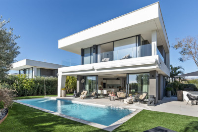 3 Bedroom Detached Villa in Manilva - Image 1
