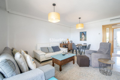 3 Bedroom Middle Floor Apartment in Selwo - Image 2