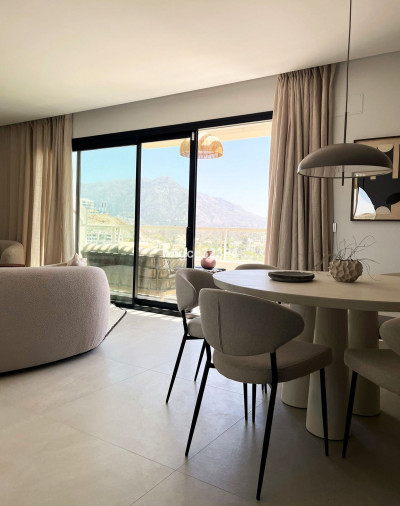3 Bedroom Penthouse in Benahavís - Image 4