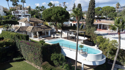 4 Bedroom Detached Villa in Nueva Andalucía - Image 1