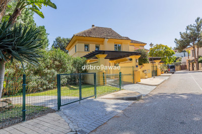 3 Bedroom Townhouse in Río Real - Image 3