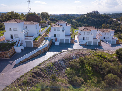 4 Bedroom Detached Villa in Estepona - Image 3