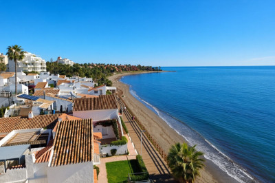Middle Floor Studio in Estepona - Image 1