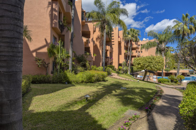 4 Bedroom Middle Floor Apartment in The Golden Mile - Image 1