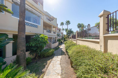 3 Bedroom Middle Floor Apartment in Bel Air - Image 2