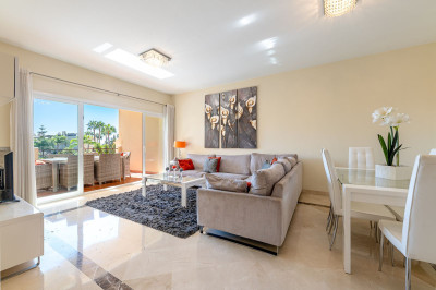 3 Bedroom Middle Floor Apartment in Bel Air - Image 3