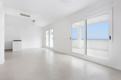 2 Bedroom Penthouse in Estepona - Image 1