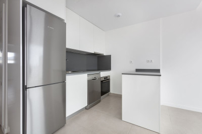 2 Bedroom Penthouse in Estepona - Image 5