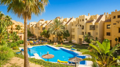 2 Bedroom Penthouse in La Duquesa - Image 1
