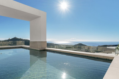 3 Bedroom Penthouse in Ojén - Image 1