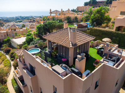 3 Bedroom Penthouse in Calahonda - Image 1