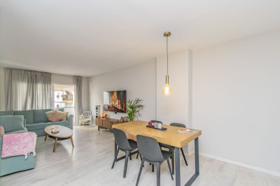 4 Bedroom Middle Floor Apartment in Marbella - Image 3