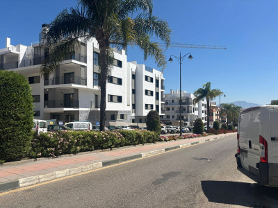 2 Bedroom Middle Floor Apartment in Estepona - Image 1