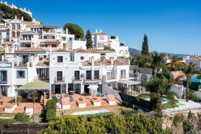 3 Bedroom Semi-Detached House in Benahavís