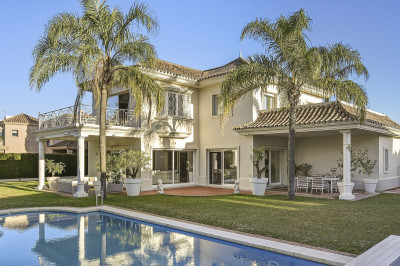 5 Bedroom Detached Villa in Guadalmina Alta - Image 1
