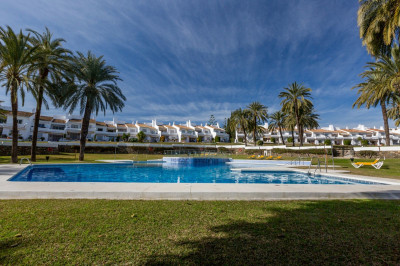 2 Bedroom Top Floor Apartment in Puerto Banús - Image 3