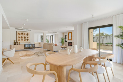 7 Bedroom Detached Villa in Hacienda Las Chapas - Image 4