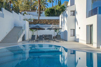 4 Bedroom Detached Villa in Nueva Andalucía - Image 4