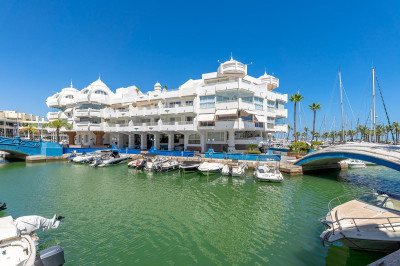 1 Bedroom Ground Floor Apartment in Benalmadena - Image 2