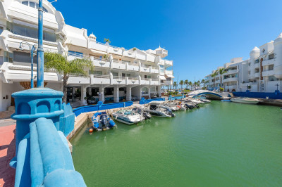 1 Bedroom Ground Floor Apartment in Benalmadena - Image 3