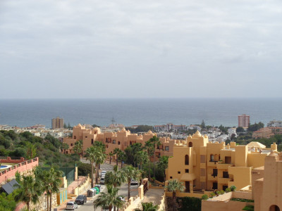 3 Bedroom Penthouse in La Duquesa - Image 2