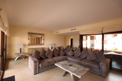3 Bedroom Penthouse in La Duquesa - Image 3