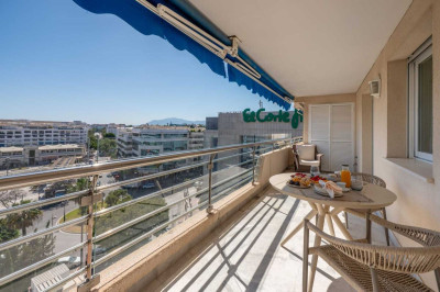2 Bedroom Top Floor Apartment in Puerto Banús - Image 1