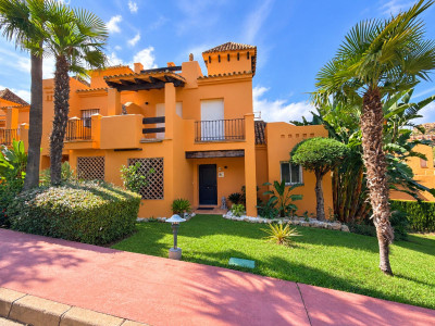 4 Bedroom Semi-Detached House in Benahavís - Image 1
