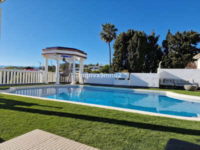 5 Bedroom Detached Villa in El Chaparral - Image 3