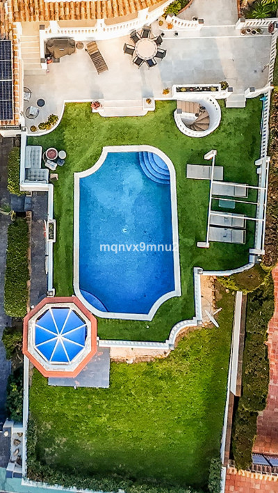 5 Bedroom Detached Villa in El Chaparral - Image 4