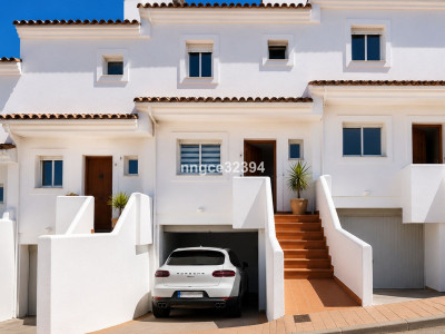 4 Bedroom Townhouse in New Golden Mile - Image 1