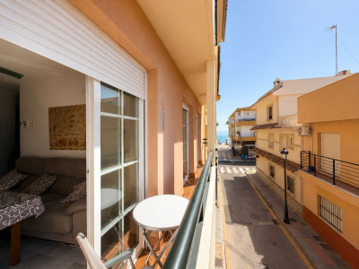 2 Bedroom Middle Floor Apartment in San Luis de Sabinillas - Image 1