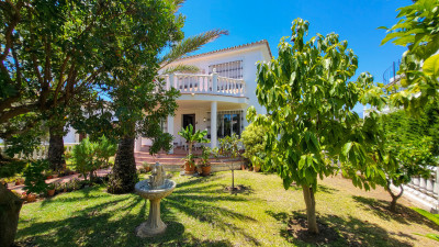 5 Bedroom Detached Villa in Elviria - Image 1