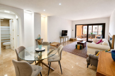 2 Bedroom Ground Floor Apartment in Manilva - Image 2