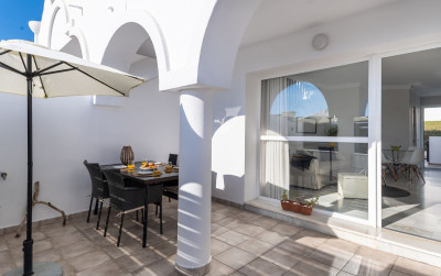 2 Bedroom Townhouse in Marbella - Image 5