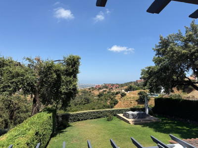 3 Bedroom Middle Floor Apartment in La Mairena - Image 1
