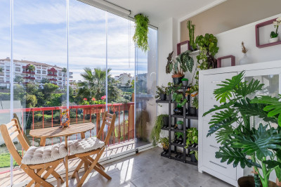 2 Bedroom Middle Floor Apartment in Riviera del Sol - Image 1
