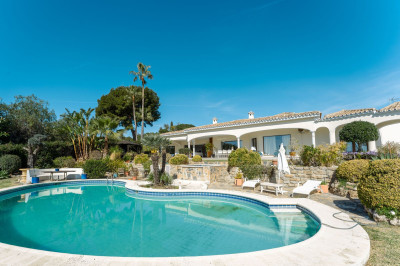 4 Bedroom Detached Villa in Benahavís - Image 1
