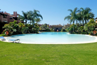 2 Bedroom Penthouse Duplex in Guadalmina Baja