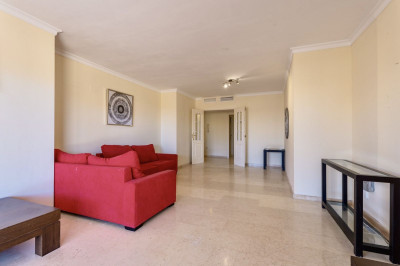 3 Bedroom Ground Floor Apartment in Elviria - Image 4