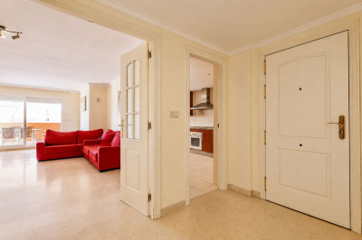 3 Bedroom Ground Floor Apartment in Elviria - Image 5