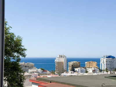 4 Bedroom Top Floor Apartment in Marbella - Image 1