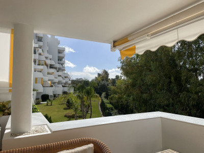 2 Bedroom Middle Floor Apartment in Guadalmina Alta - Image 1