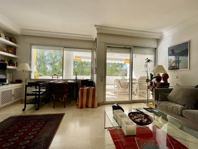2 Bedroom Middle Floor Apartment in Guadalmina Alta - Image 3