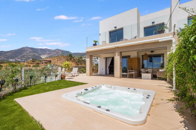 3 Bedroom Semi-Detached House in Mijas Costa - Image 5